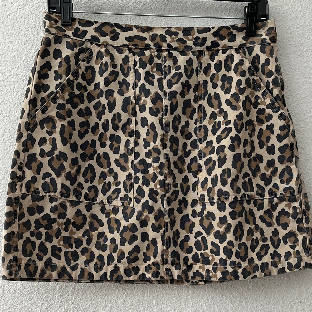 Leopard  Print High Waist 
Mini Skirt
100% Cotton
Side Zip with pockets
Sz S